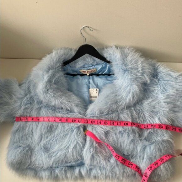 Free People Paris Cropped Faux Fur Jacket Size L in Ice Water - Picture 12 of 16
